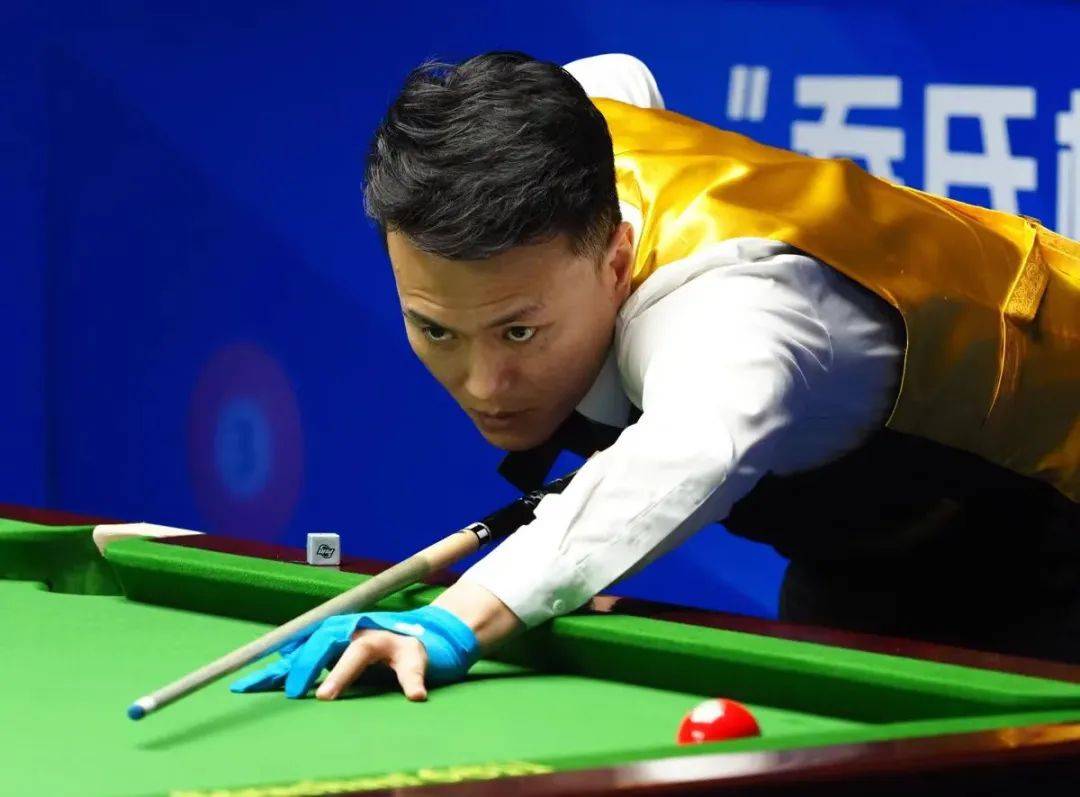 赛运动员提 赛运动员提